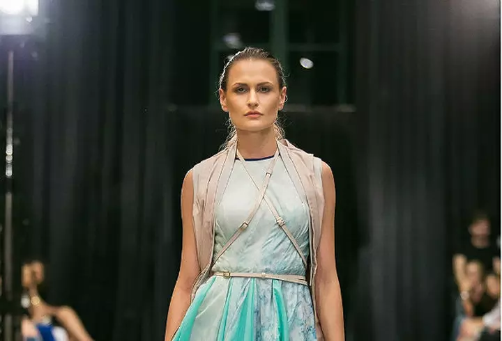 Moda 2013: Fustă maxi şi maiou, combinaţia verii