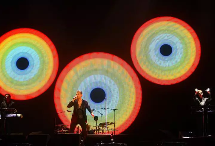 Jennifer Lopez şi Casper Smart, împreună pe scenă