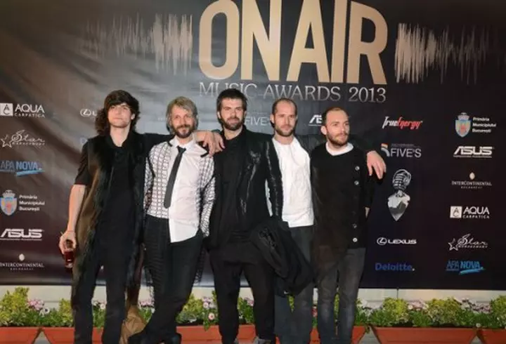 Jennifer Lopez şi Casper Smart, împreună pe scenă