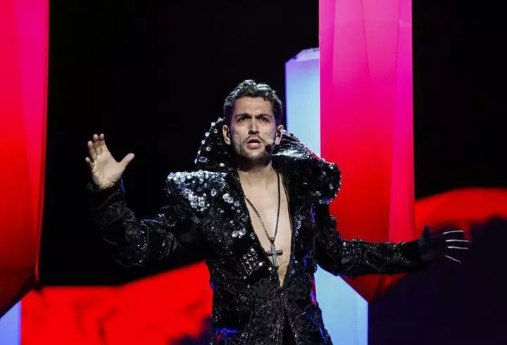 SMILEY se distrează cu fanii de pe Facebook