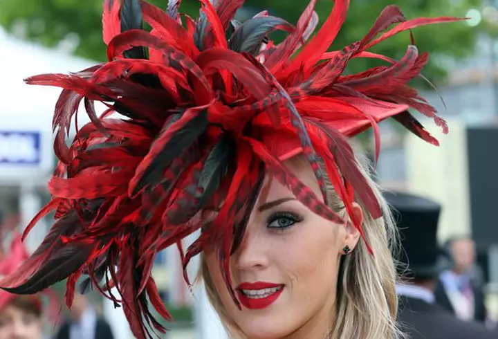 Aşa mamă, aşa fiu: Victoria Beckham şi Romeo