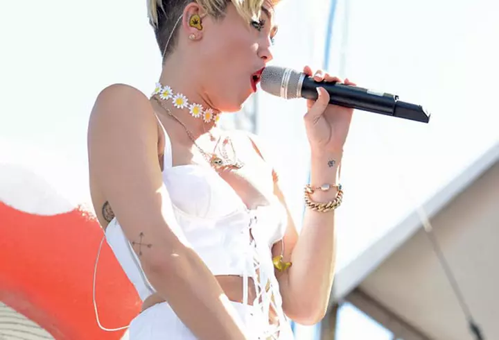 Andreea şi Cabral Ibacka – Fără scandal nu există paradis. VEZI MAKING OF 