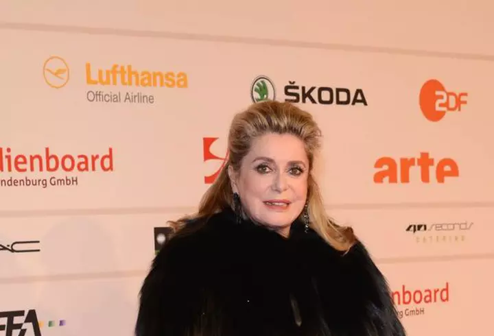 Albastru marin - Culoarea sezonului