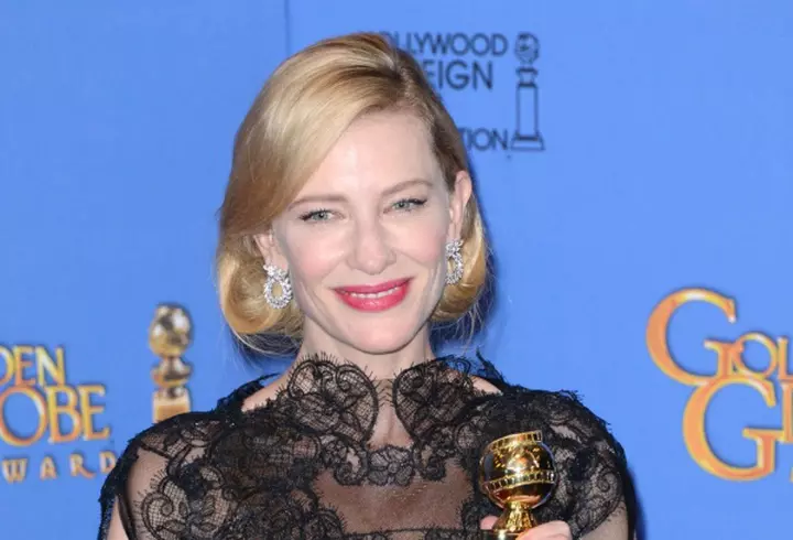 Uite cum arată sora Laurei Cosoi!