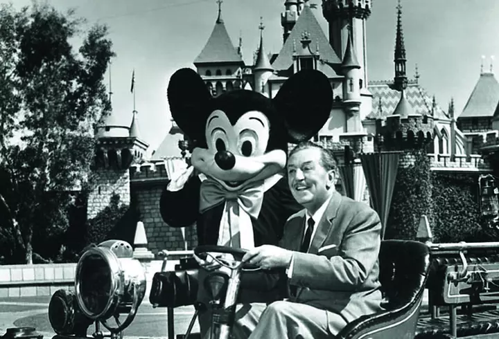 Vedete și influenceri, la VIVA! Influencers Party 2019. Primele imagini de la eveniment: cele mai spectaculoase ținute