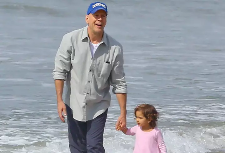 Ilinca Vandici, Adela Popescu şi Sore Mihalache – The Young and The Restless - VIDEO