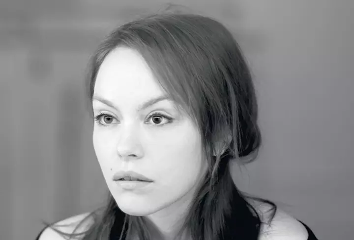 Back to school: 5 vedete se întorc în trecut