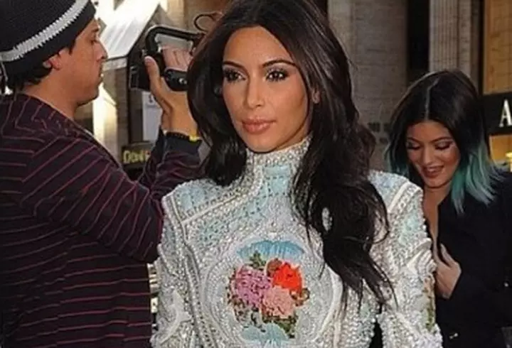 Vedete la un cocktail la muzeu 