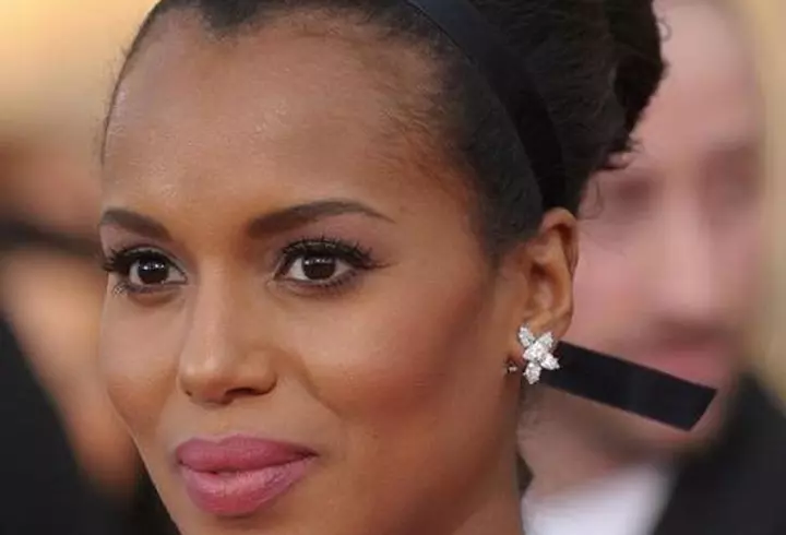 Alb şi negru pentru un look stilat. Inspiră-te de la vedete!