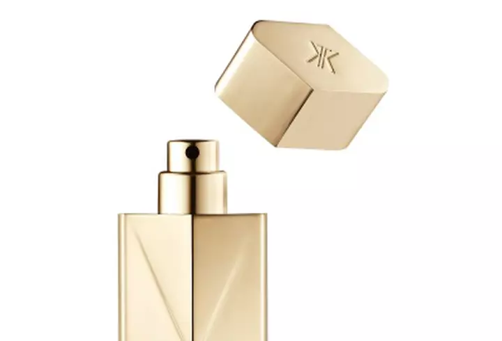 5 vedete cu operaţii estetice la vârste fragede  