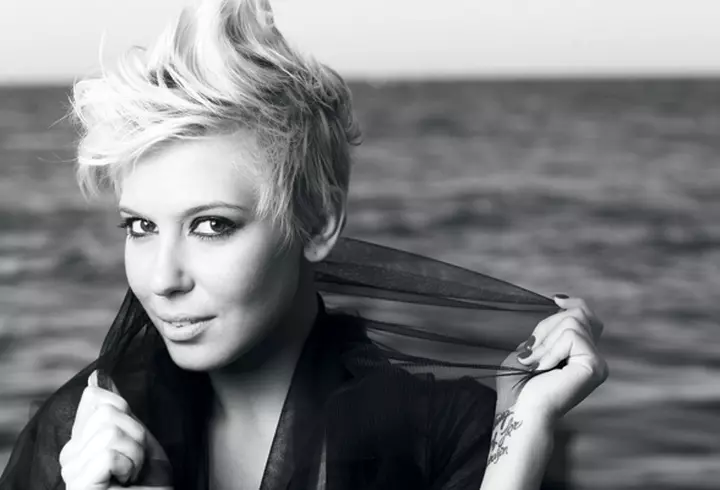 Back to school: 5 vedete se întorc în trecut