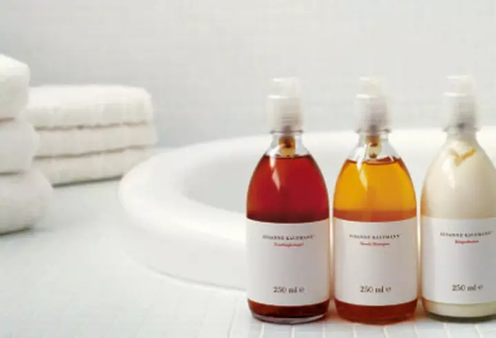 5 vedete cu operaţii estetice la vârste fragede  