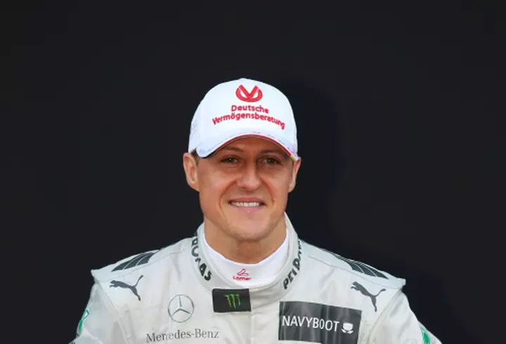 Eros Ramazzotti şi Marica Pellegrinelli  – Super îndrăgostiţi la Paris