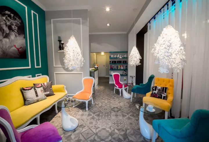 5 vedete cu operaţii estetice la vârste fragede  