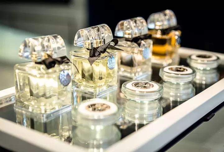 Lily James are silueta de invidiat a unei adevărate prinţese Disney