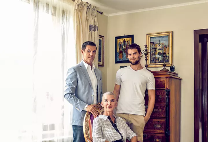 Cine este Rosamund Pike?