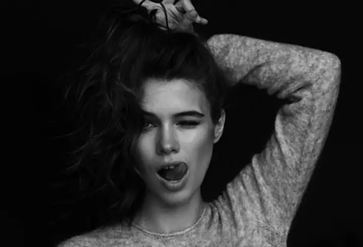 Adela Popescu – În formă maximă la început de an