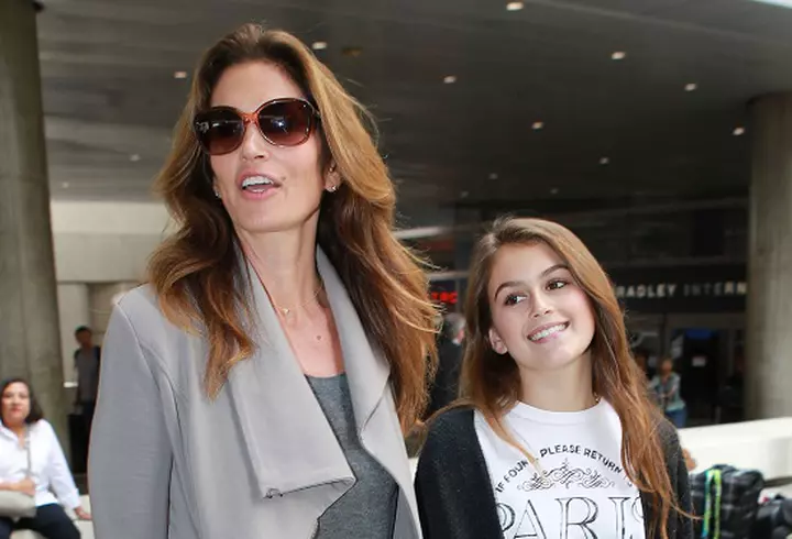 Iubita lui Jim Carrey s-a sinucis