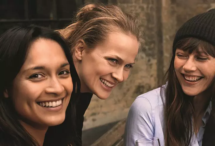 Lily James are silueta de invidiat a unei adevărate prinţese Disney