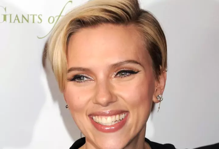 Adela Popescu – În formă maximă la început de an