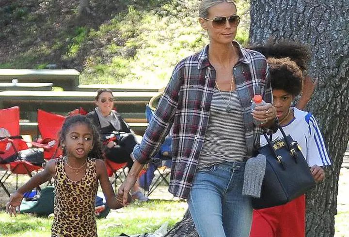 Kate Hudson a eclipsat modelele la show-ul Versace