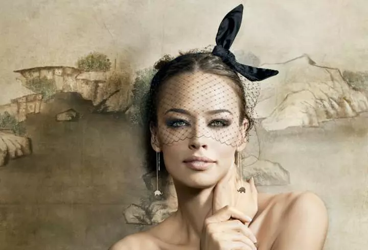 Cine este Rosamund Pike?