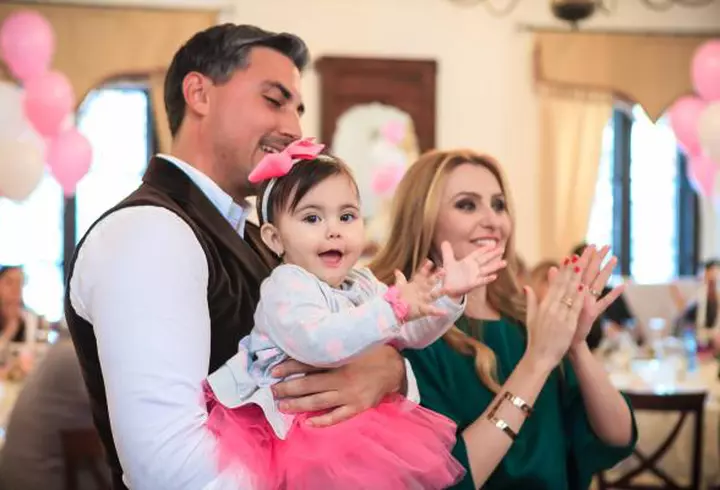 Ellie White – Extrem de activă, deşi este însărcinată