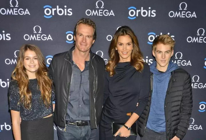 Starurile susţin lupta contra Ebola