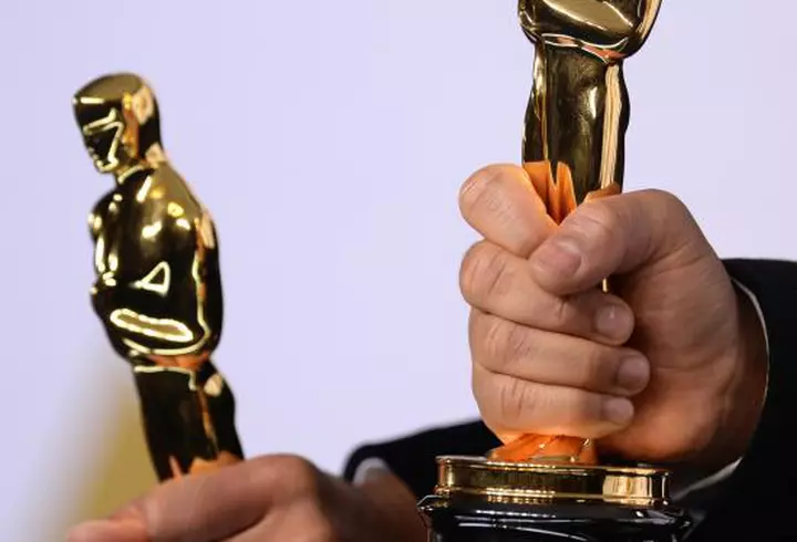 Mila Kunis şi Ashton Kutcher s-au căsătorit