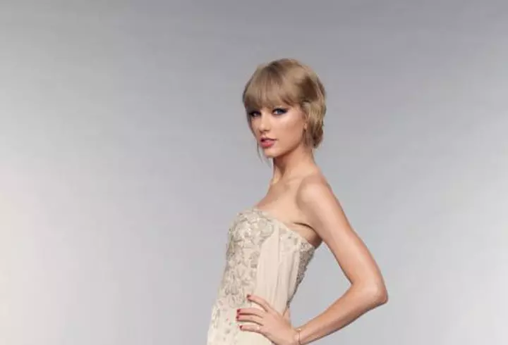 Cine este Rosamund Pike?