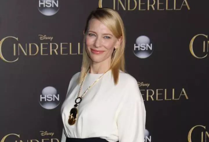 Mila Kunis şi Ashton Kutcher s-au căsătorit