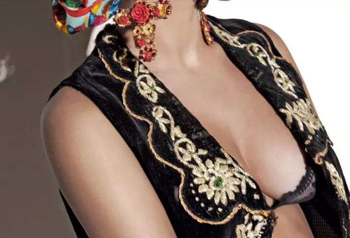 Amal Clooney – Cine e femeia în faţa căreia nu a rezistat nici cel mai celebru burlac