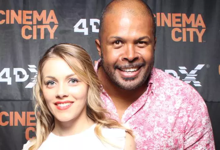 Vedete la o premieră cu cântec