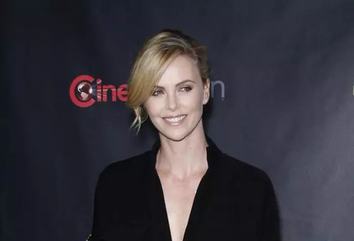 Bruce Jenner, tatăl vitreg al lui Kim Kardashian - Primele fotografii ca femeie