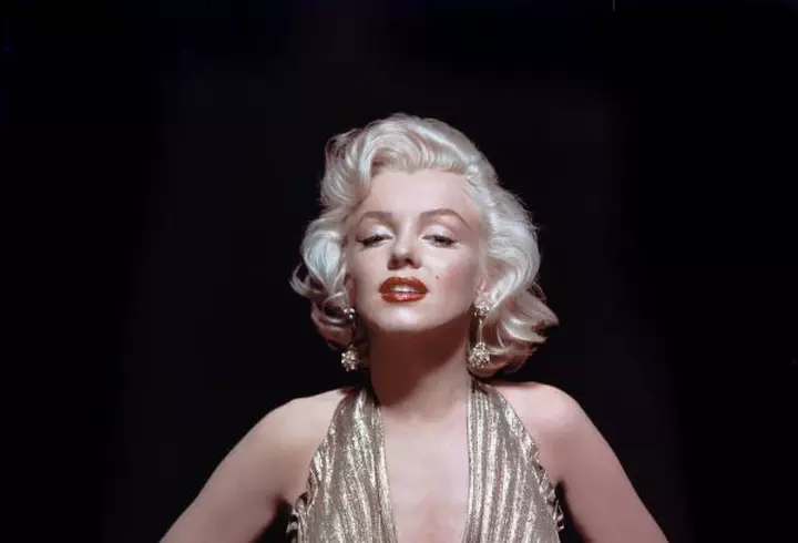 Iele urbane by Wilhelmina Arz, la a 5-a ediţie Femei pe Mătăsari