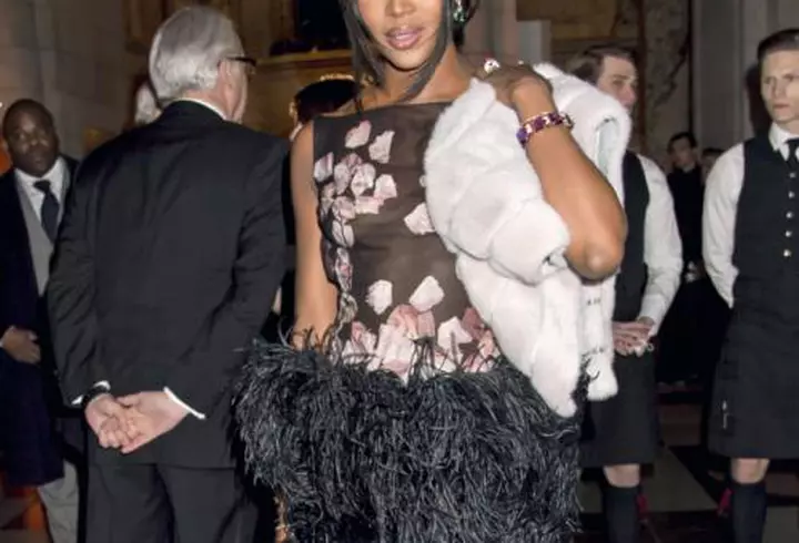 Amal Clooney – Cine e femeia în faţa căreia nu a rezistat nici cel mai celebru burlac