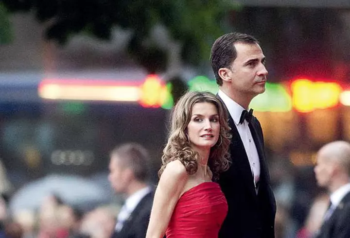 Jane Birkin renunţă la geanta care îi poarta numele