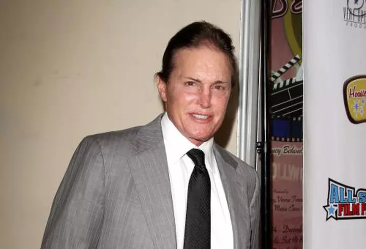 Iele urbane by Wilhelmina Arz, la a 5-a ediţie Femei pe Mătăsari