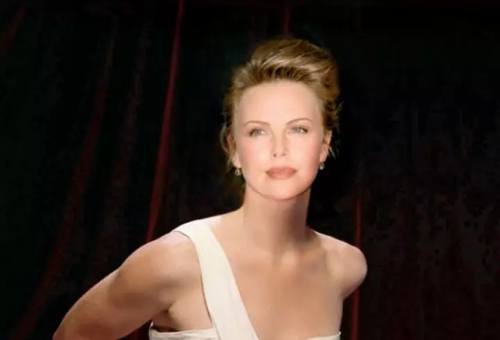 Amal Clooney – Cine e femeia în faţa căreia nu a rezistat nici cel mai celebru burlac