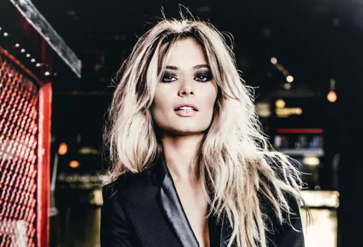 Amal Clooney – Cine e femeia în faţa căreia nu a rezistat nici cel mai celebru burlac