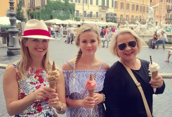 Giulia – Primul pictorial cu toată familia