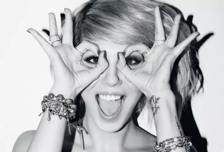 Miley Cyrus este bisexuală