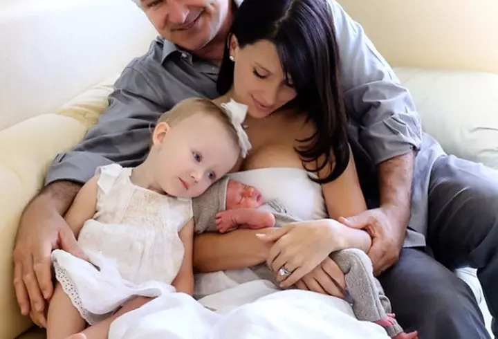 Reîntâlnire emoţionantă pentru “copiii familiei Bundy” după aproape 20 de ani