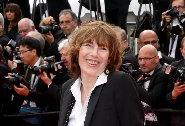 Secrete de frumuseţe ieftine şi ciudate folosite de vedete