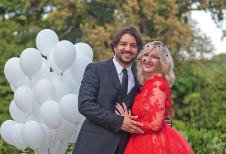 Amal Clooney – Cine e femeia în faţa căreia nu a rezistat nici cel mai celebru burlac