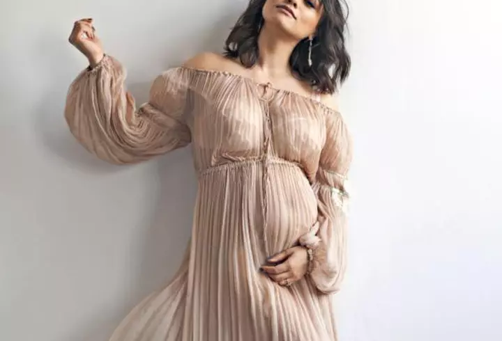 Kourtney Kardashian – Mamă sexy la Los Angeles