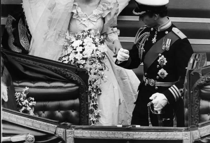 Iubita lui Jim Carrey s-a sinucis