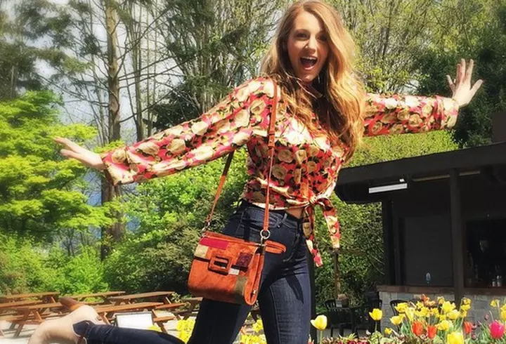 Kourtney Kardashian – Mamă sexy la Los Angeles