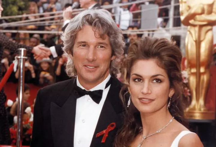 Iubita lui Jim Carrey s-a sinucis