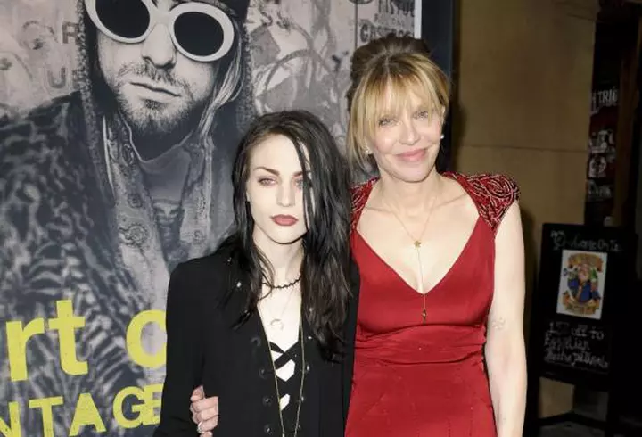 Iubita lui Jim Carrey s-a sinucis